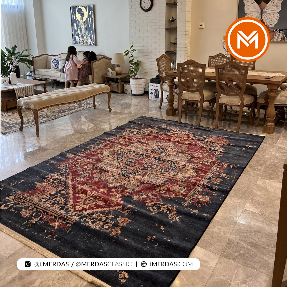 فرش کهنه نما کد 100649 زمینه سرمه ای
